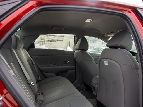 New 2025 Hyundai Elantra Sport image 13