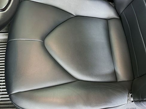 Used 2023 Toyota Highlander XLE FWD image 19