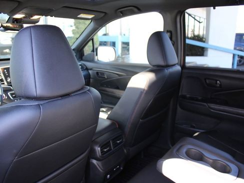 Used 2025 Honda Passport TrailSport image 16