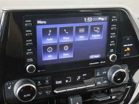 Used 2022 Toyota Highlander XLE image 33