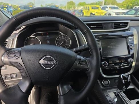 Used 2023 Nissan Murano SL w/ SL Moonroof Package image 9