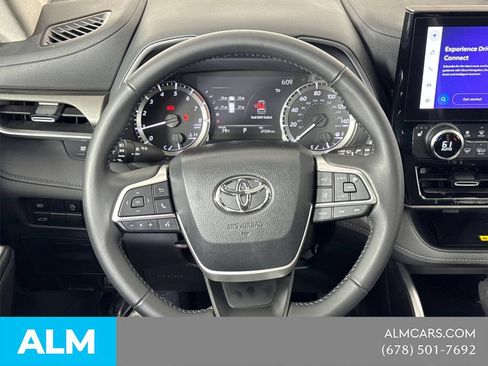 Used 2023 Toyota Highlander XLE FWD image 26