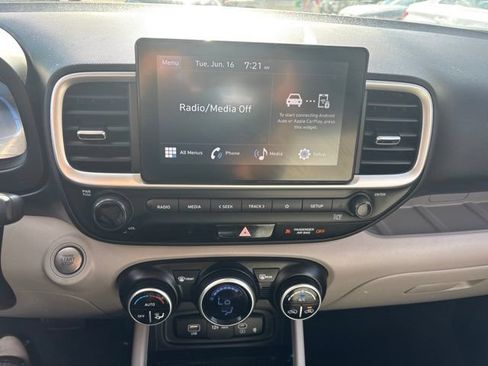 Used 2026 Hyundai Venue SEL FWD image 20