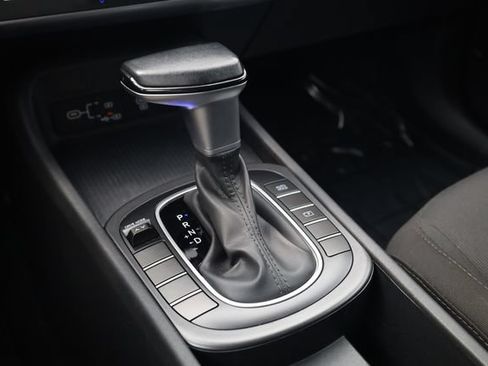 Certified 2025 Hyundai Kona SEL FWD image 17
