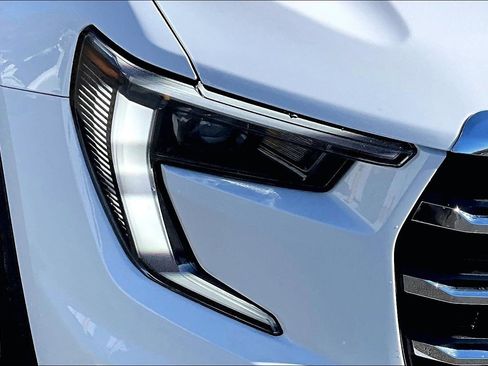 Used 2025 GMC Acadia Elevation image 33