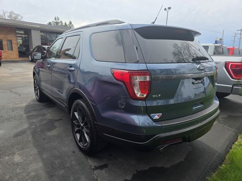 Used 2018 Ford Explorer XLT w/ Equipment Group 202A AWD/4WD image 7