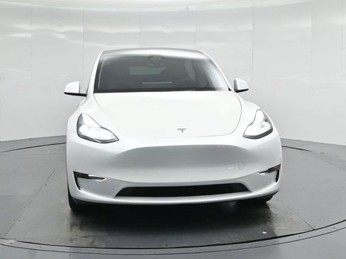 Used 2025 Tesla Model Y Long Range image 52