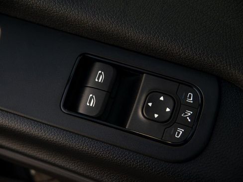 Used 2025 Mercedes-Benz Sprinter 2500 image 27