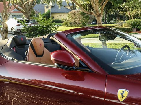 Used 2025 Ferrari Roma Spider RWD image 56