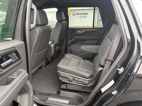 Used 2025 GMC Yukon Denali image 15