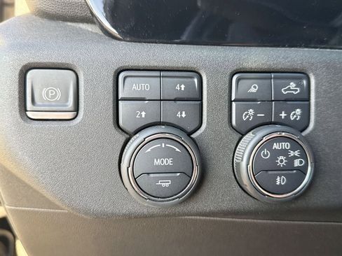 Used 2023 Chevrolet Silverado 1500 LTZ image 10