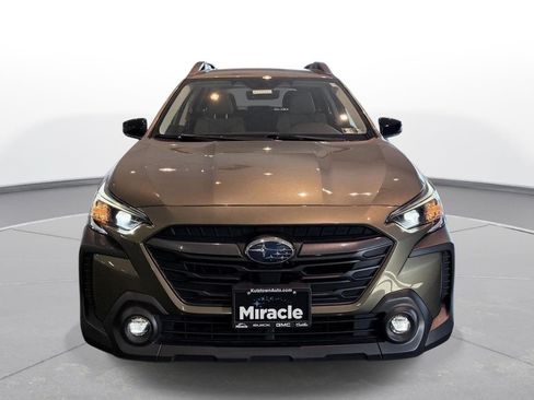 Used 2025 Subaru Outback Premium AWD/4WD image 15