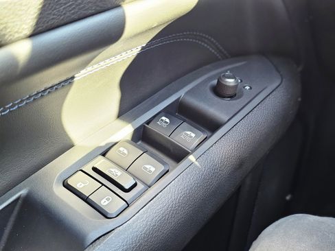 New 2026 Jeep Compass Latitude image 18