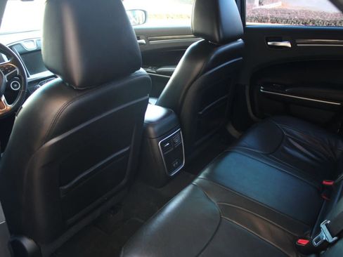 Used 2016 Chrysler 300 Limited w/ Driver Convenience Group image 37