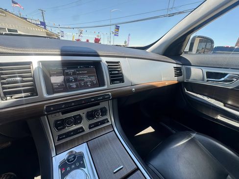 Used 2012 Jaguar XF RWD image 16