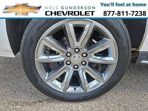 Used 2018 Chevrolet Suburban Premier image 9