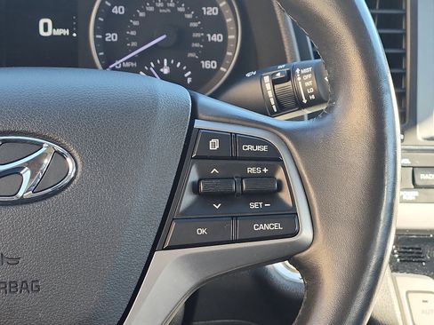 Used 2017 Hyundai Elantra Limited w/ Limited Tech Package 04 image 16