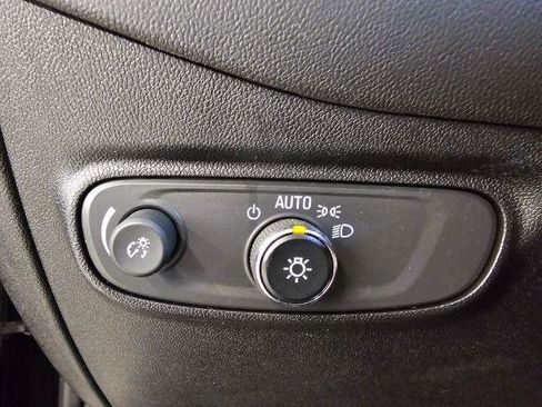 Used 2019 Chevrolet Equinox LT FWD image 14