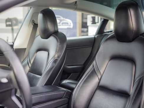 Used 2018 Tesla Model 3 Long Range RWD image 15