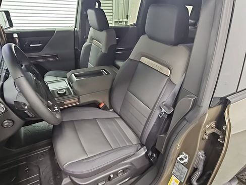 New 2025 GMC Hummer EV 2X w/ Extreme Off-Road Package image 32