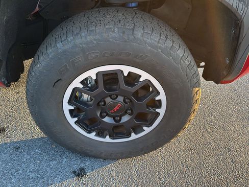 Used 2024 Toyota Tacoma SR5 image 32