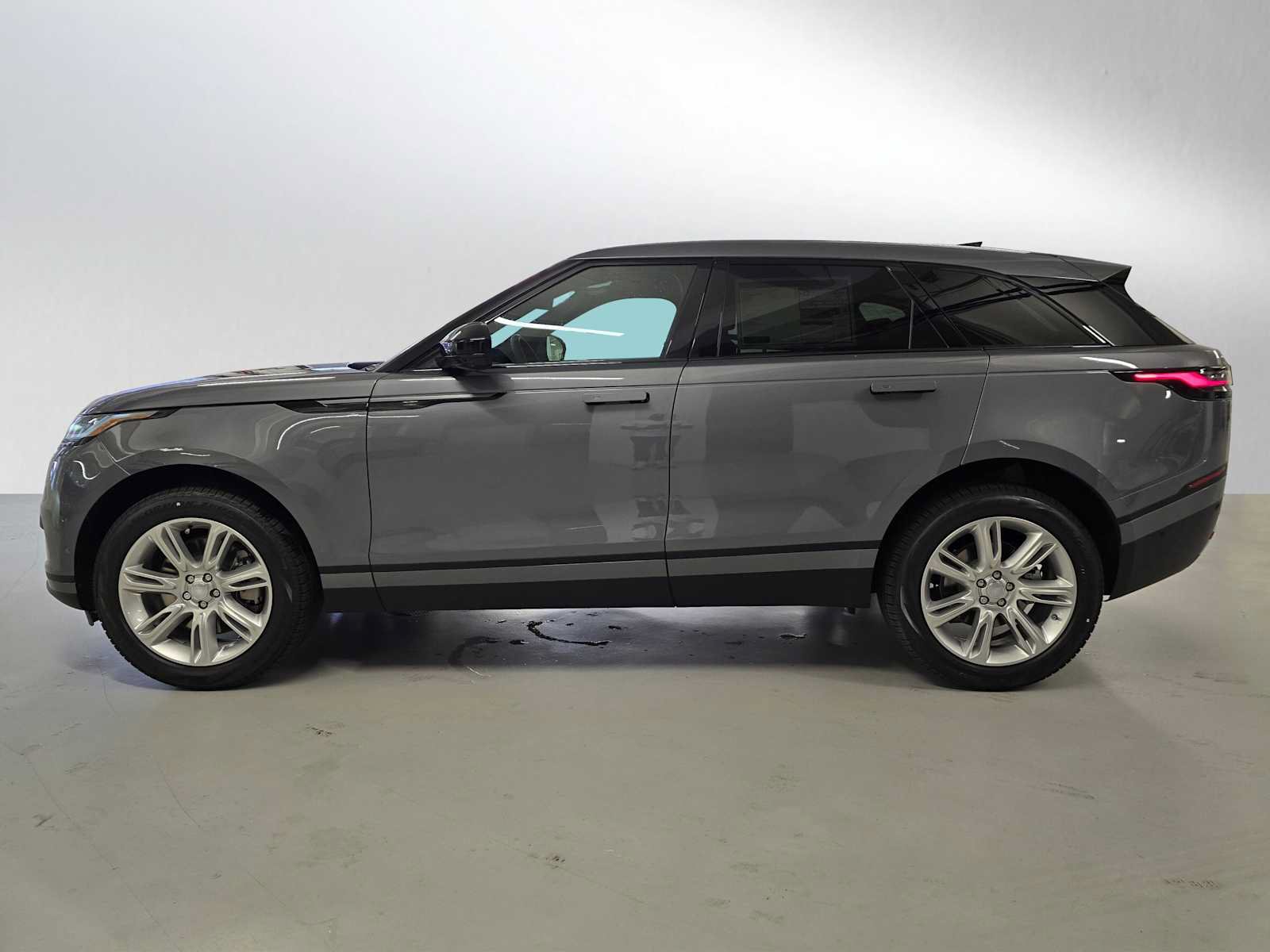 New 2026 Land Rover Range Rover Velar S AWD/4WD image 2
