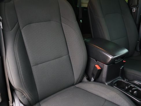 Used 2020 Jeep Wrangler Sport image 14