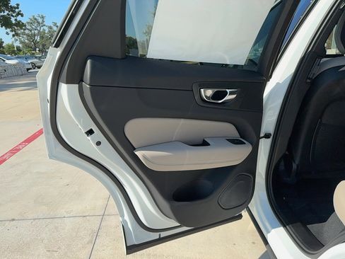 Used 2026 Volvo XC60 B5 Core w/ Protection Package Premier image 13
