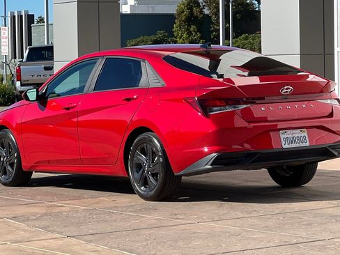 Used 2023 Hyundai Elantra SEL w/ Cargo Package image 6