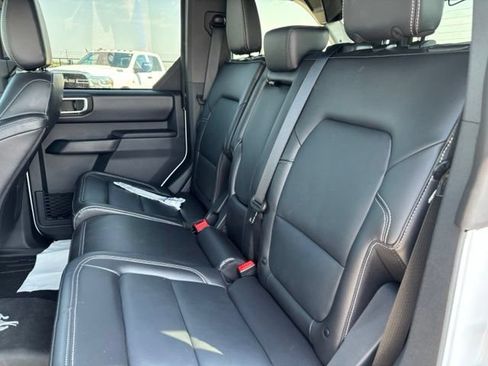 New 2026 Ford Bronco Outer Banks w/ Sasquatch Package AWD/4WD image 16