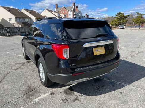 Certified 2022 Ford Explorer XLT w/ Equipment Group 202A image 8