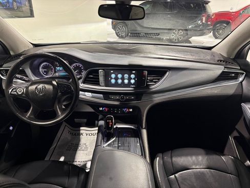 Used 2018 Buick Enclave Essence FWD image 19