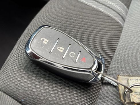 Used 2025 Chevrolet Blazer LT FWD image 25