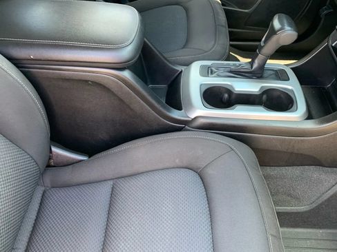 Used 2019 Chevrolet Colorado LT w/ LT Convenience Package RWD image 17