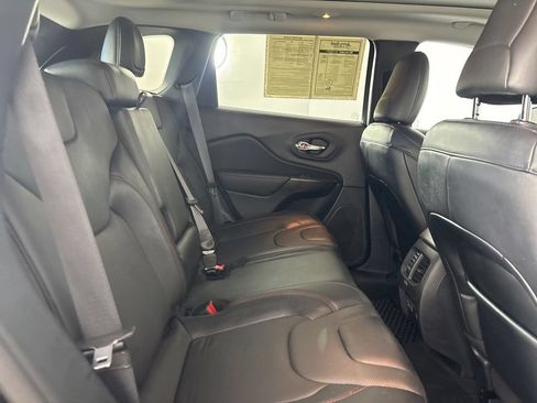 Used 2022 Jeep Cherokee Trailhawk w/ Sun, Sound & Nav Group AWD/4WD image 31