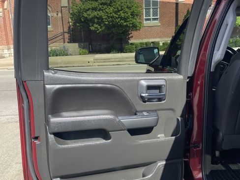 Used 2016 GMC Sierra 1500 SLT w/ All-Terrain Package AWD/4WD image 8