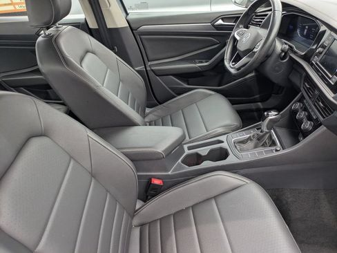 Used 2024 Volkswagen Jetta SE FWD image 10