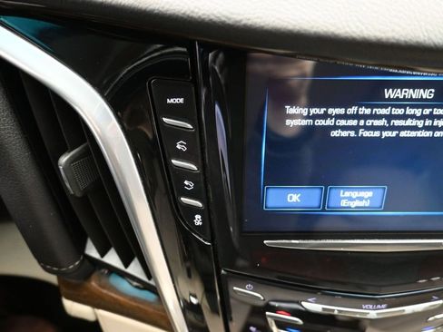 Used 2020 Cadillac Escalade Luxury w/ Escalade Sport Edition image 14