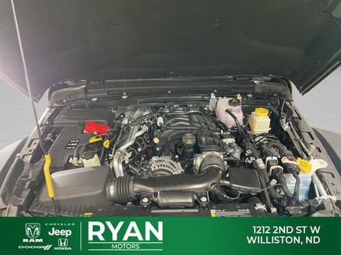 New 2026 Jeep Gladiator Mojave w/ Technology Group AWD/4WD image 14