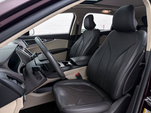 Used 2019 Lincoln Nautilus Reserve image 22