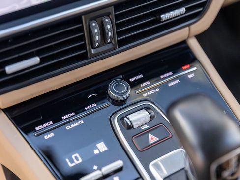 Used 2020 Porsche Cayenne Turbo AWD/4WD image 30