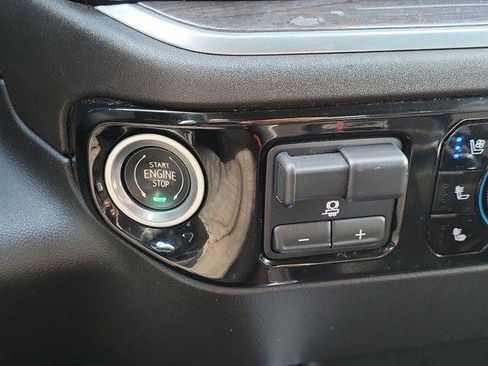 Used 2022 Chevrolet Silverado 1500 LTZ image 29