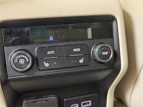 Used 2021 GMC Acadia Denali w/ Denali Technology Package image 21