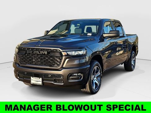 New 2026 RAM 1500 Express AWD/4WD image 7