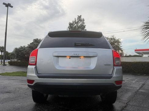 Used 2012 Jeep Compass Latitude w/ Sun/Sound Group FWD image 3