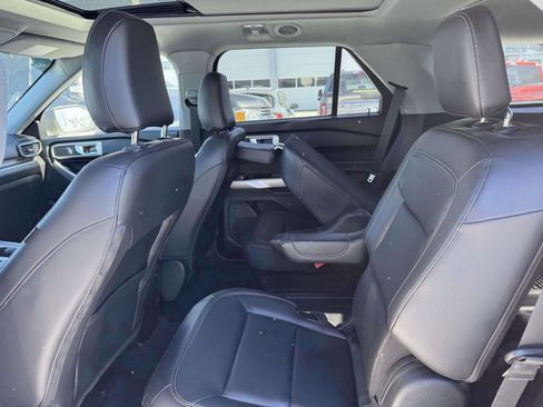 Certified 2022 Ford Explorer XLT w/ Equipment Group 202A image 10