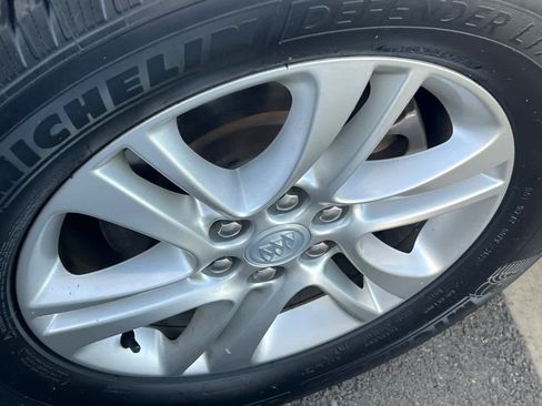 Used 2019 Buick Enclave Essence FWD image 15