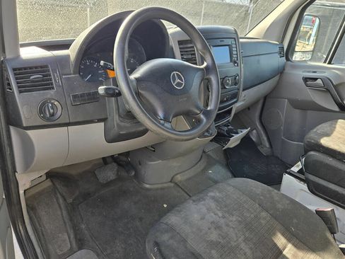 Used 2014 Mercedes-Benz Sprinter 2500 image 15