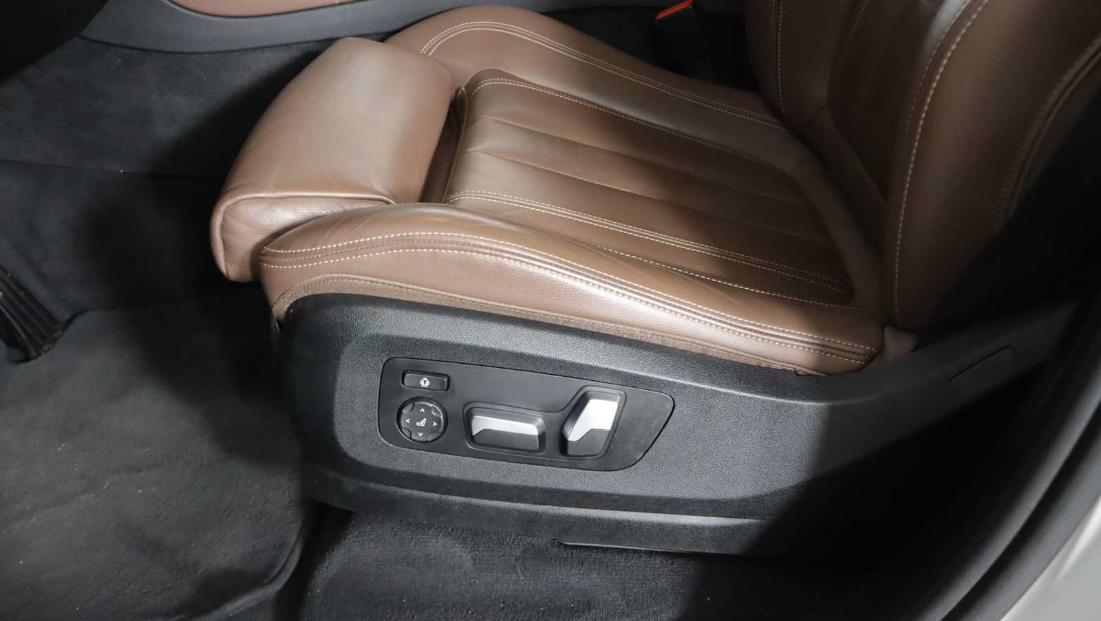 Used 2020 BMW X5 xDrive40i w/ Premium Package AWD/4WD image 21