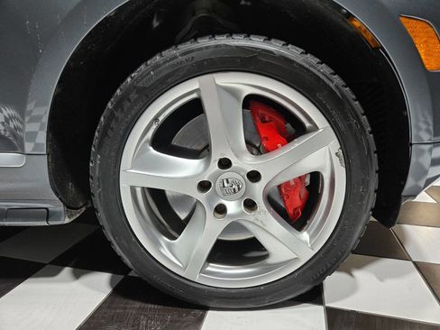 Used 2006 Porsche Cayenne Turbo S image 30